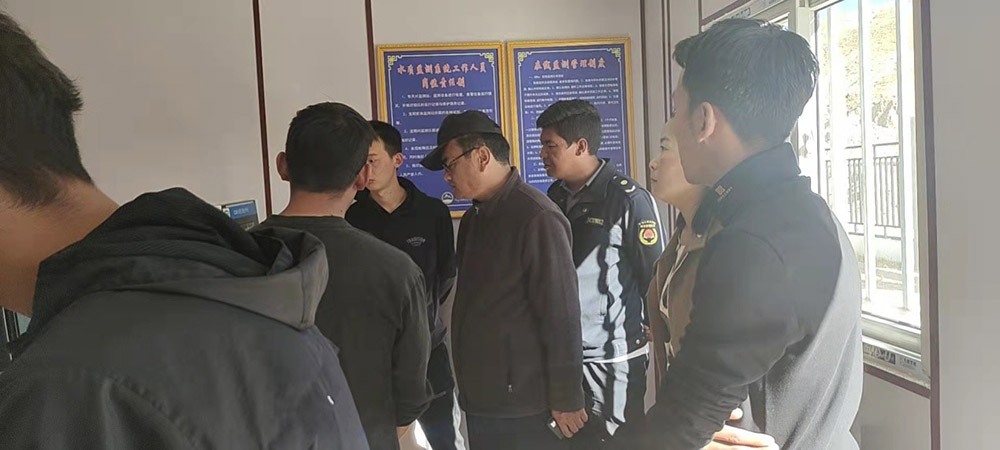 10月21日城管局、環(huán)保局及住建局局長蒞臨我廠謝通門污水處理廠檢查運(yùn)行情況及了解整改階段。