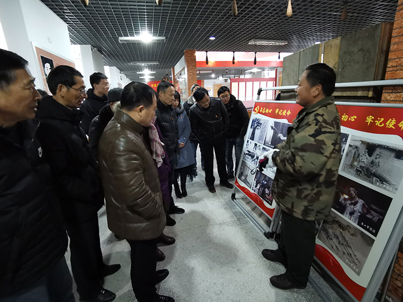 屯溪區(qū)委辦黨支部、屯溪城建投公司黨支部聯(lián)合開展主題黨日共建活動(dòng)
