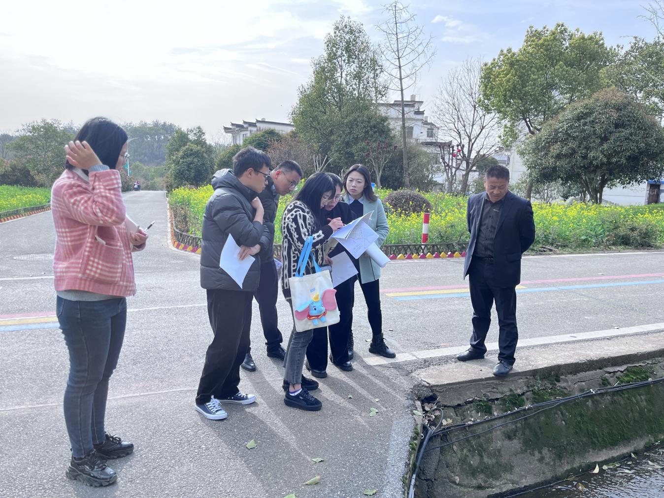 深入鳳霞走訪調研，助推基金小村項目